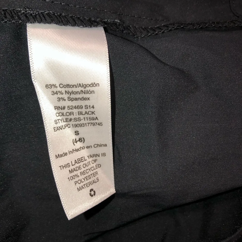 Scoop small,, mock neck, peplum with keyhole back Black - Image 7