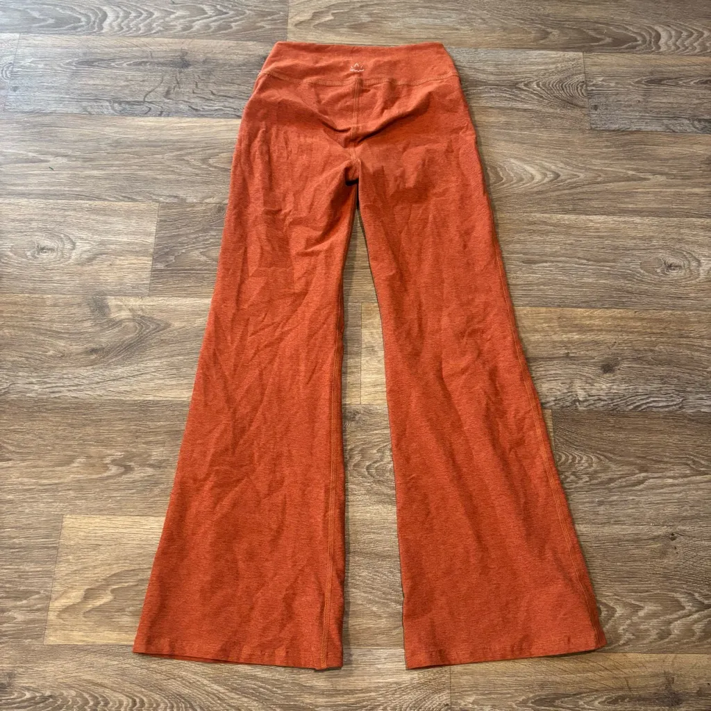 Beyond Yoga Spacedye 90s Flare Pants Warm Clay Heather Stretch Active Large - Image 3