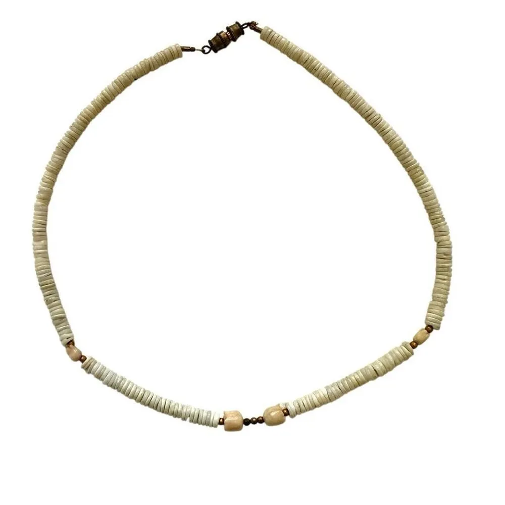 Puka shell with carved rose beaded necklace - Image 4