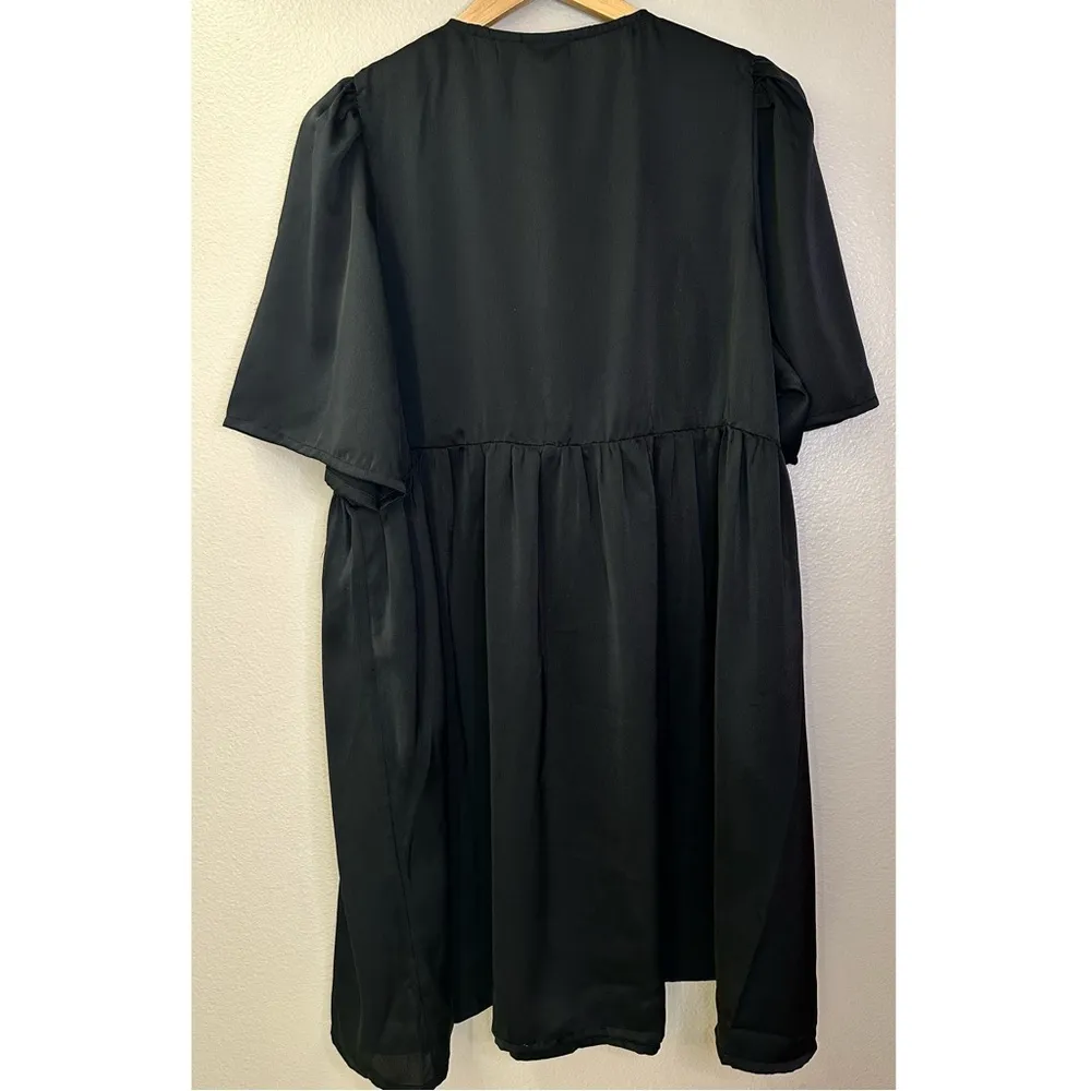 NWT  Leyla Bow Tie Front Short Sleeve Shift Dress Satin Black Mini - Image 3