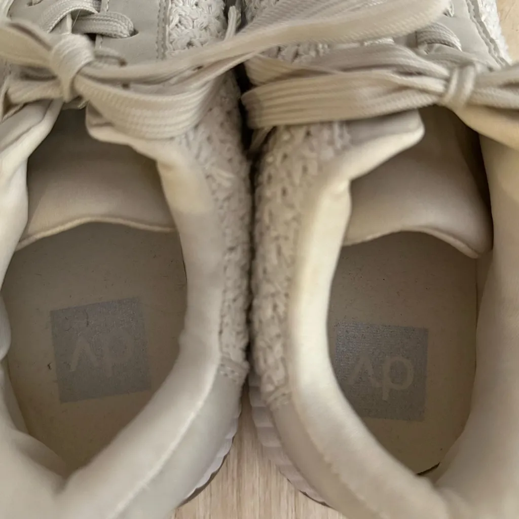 Dolce Vita Fredi Woven Sneaker Size 8.5 - Image 5