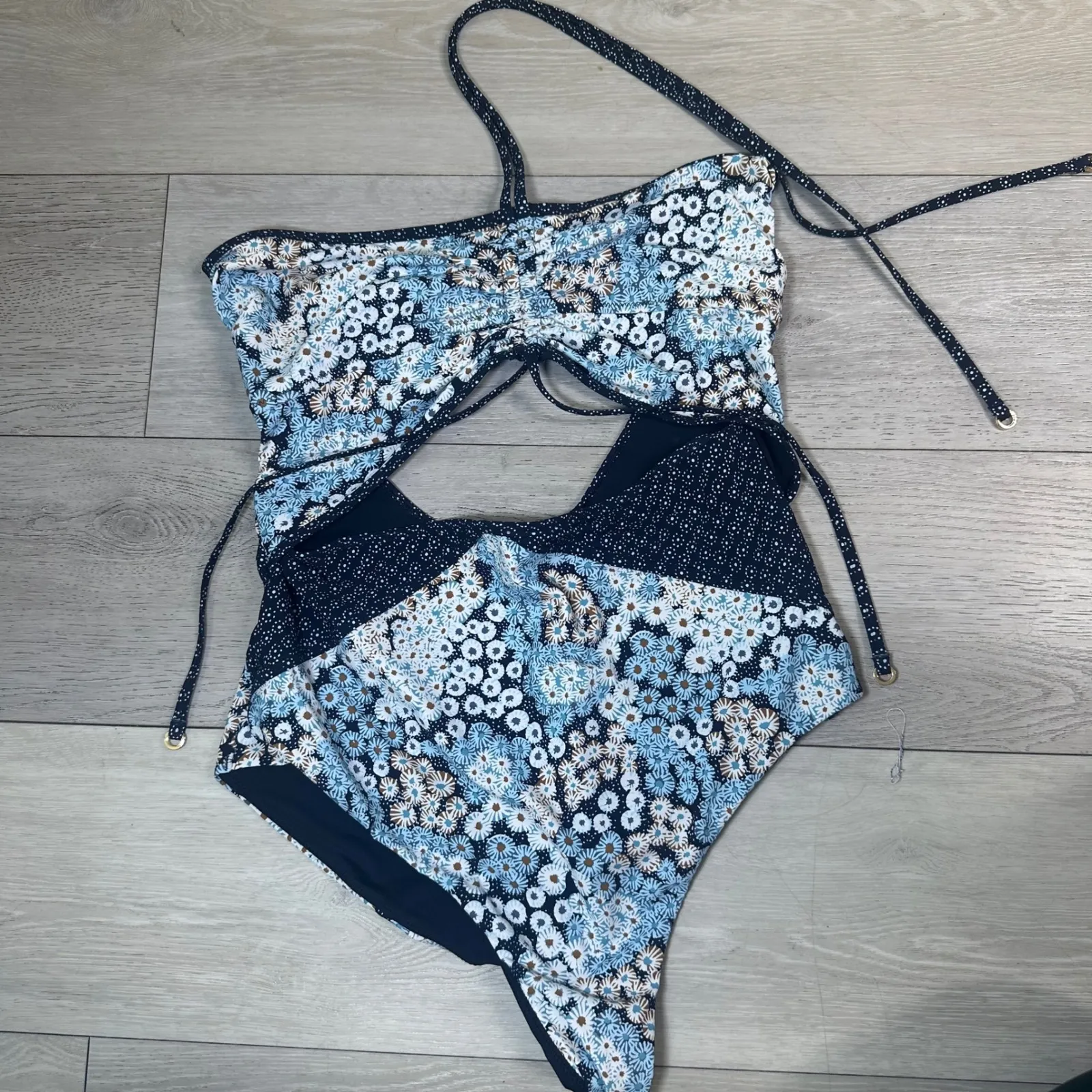 Reiss Megan printed cut out swimsuit baiting suit navy floral one piece size 10 - Image 5