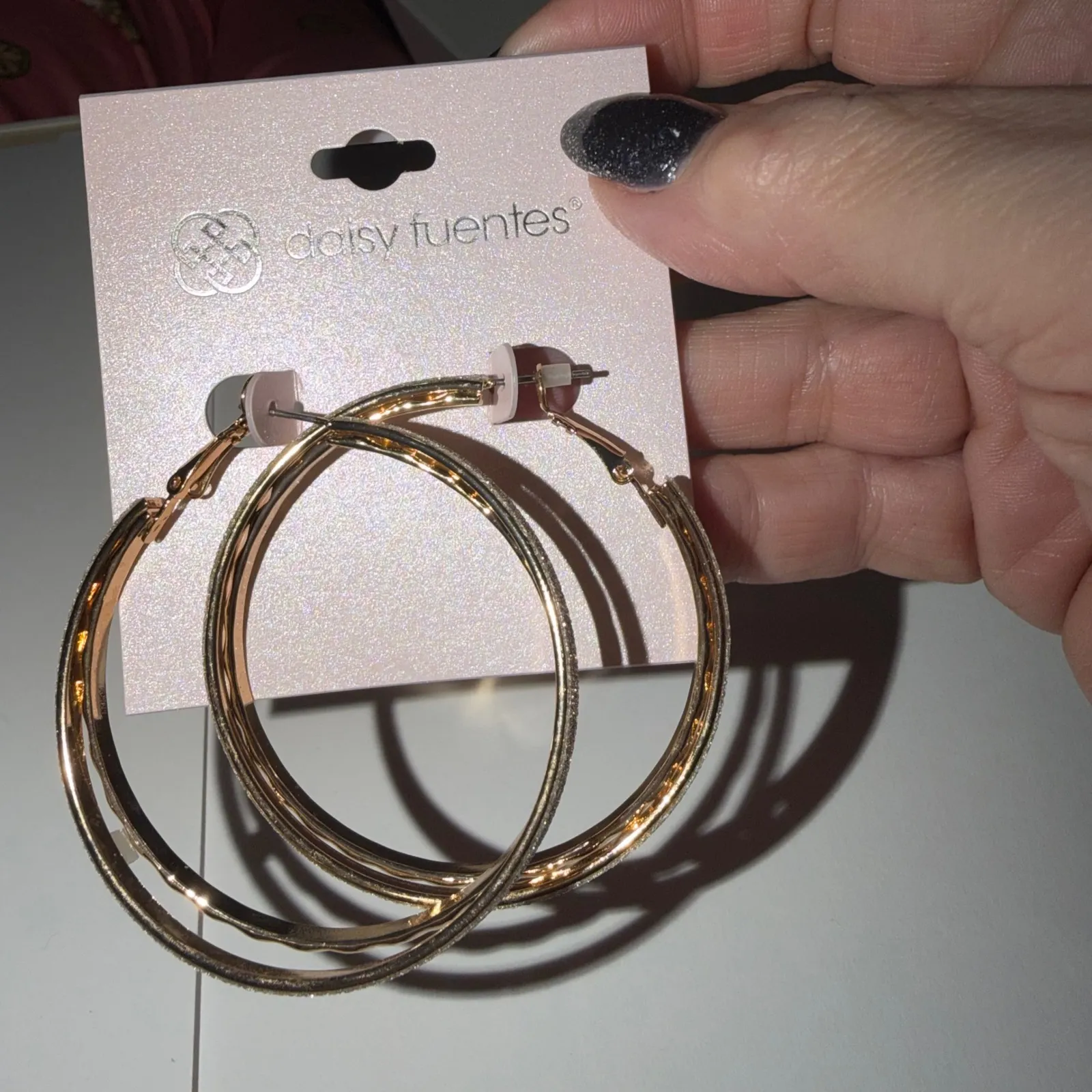 Daisy Fuentes Gold Tone Hoop Earrings Glitter Sparkle Large Statement - Image 5