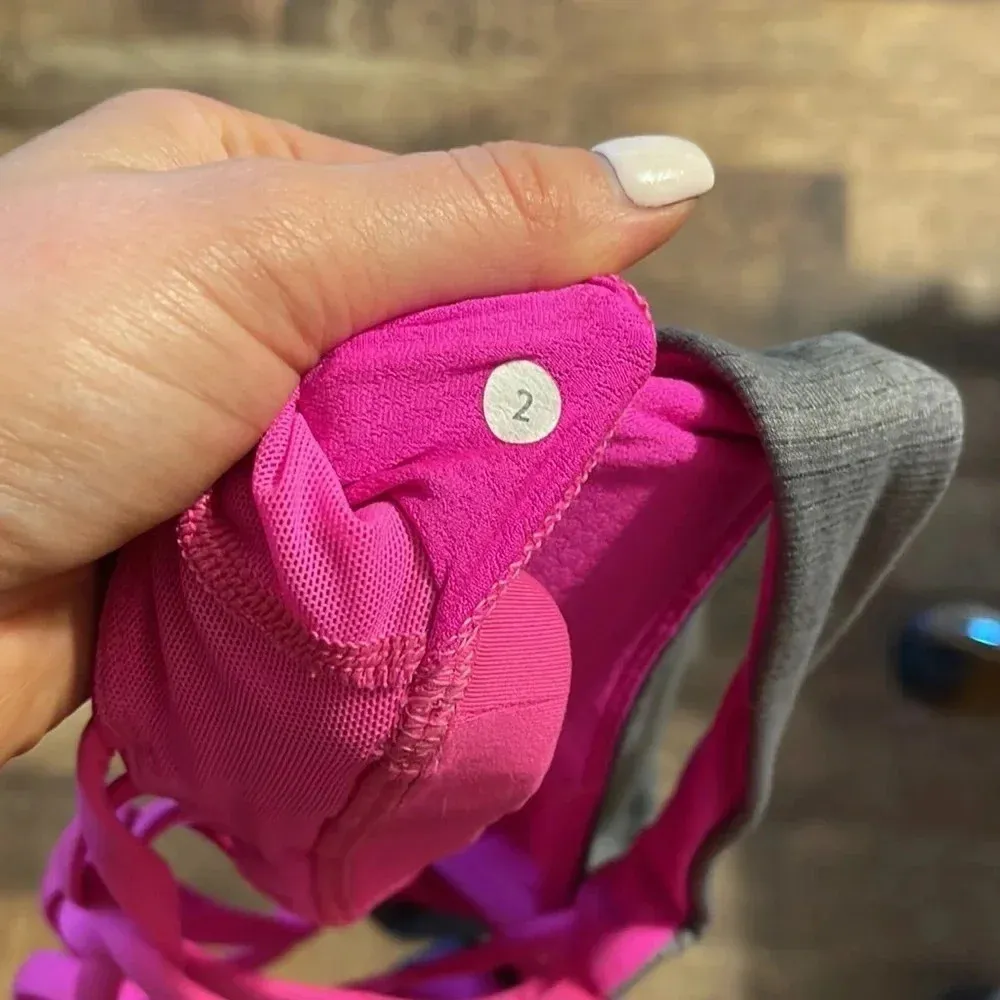 Lululemon Gray and Pink tank top built in bra cross cross detail back sz 2 - Image 6