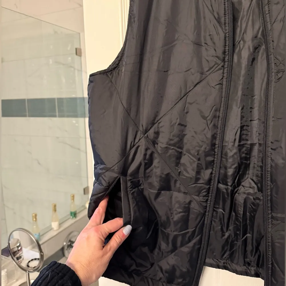 Socialite Black Quilted Vest NWOT - Image 12