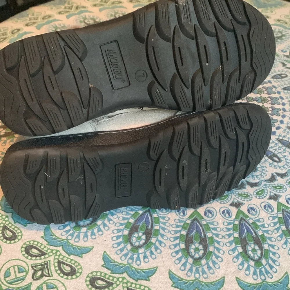 Khombu Women's Iris All Weather Leather/Faux Fur Cream ankle boots - Image 3