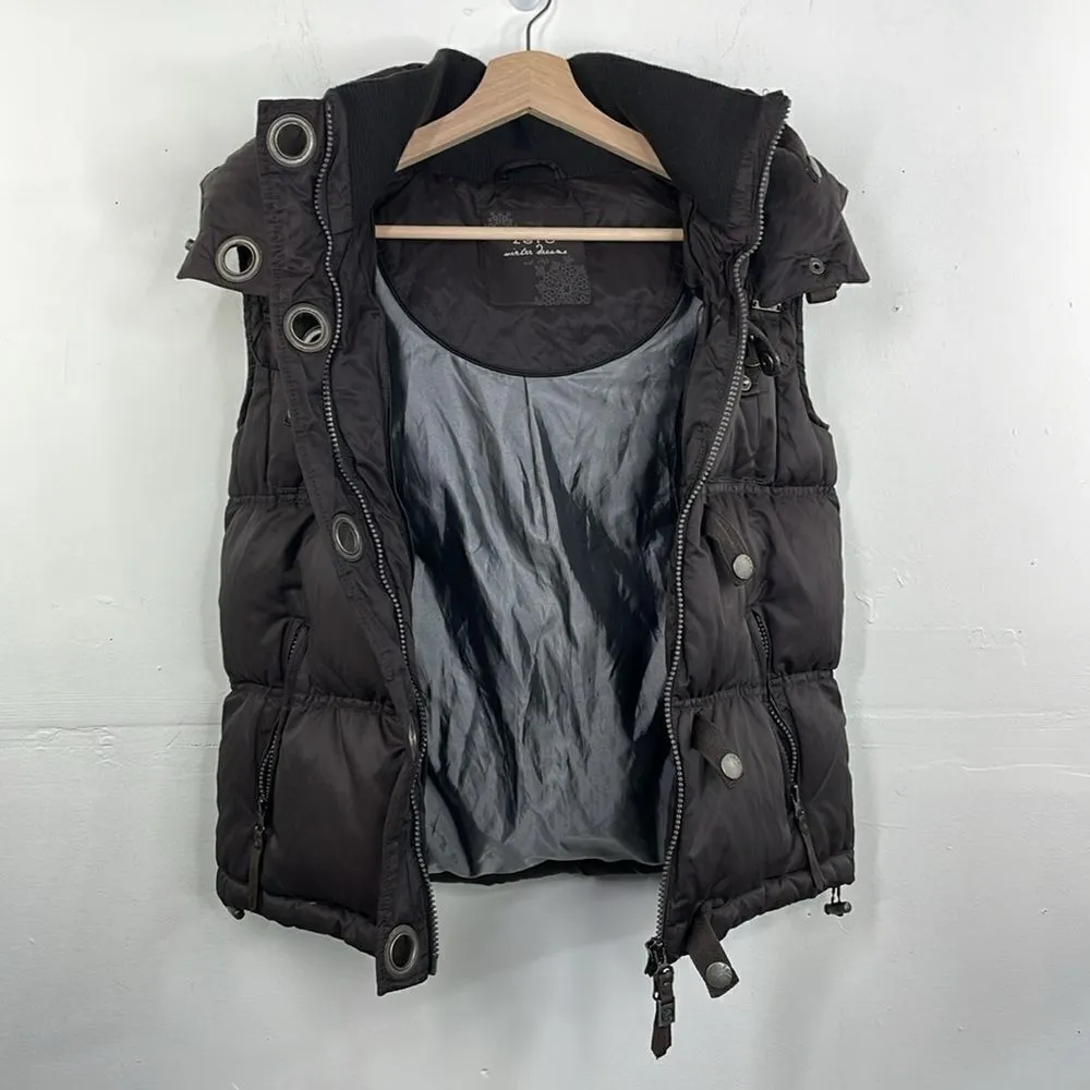 Zero Winter Dreams Utility Puffer Vest with Hood front Zip Size Small EU 36 - Image 2