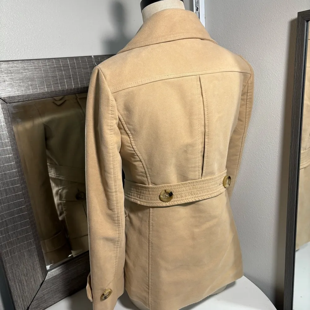 Gap classic woman’s tan/camel peacoat, size small - Image 5
