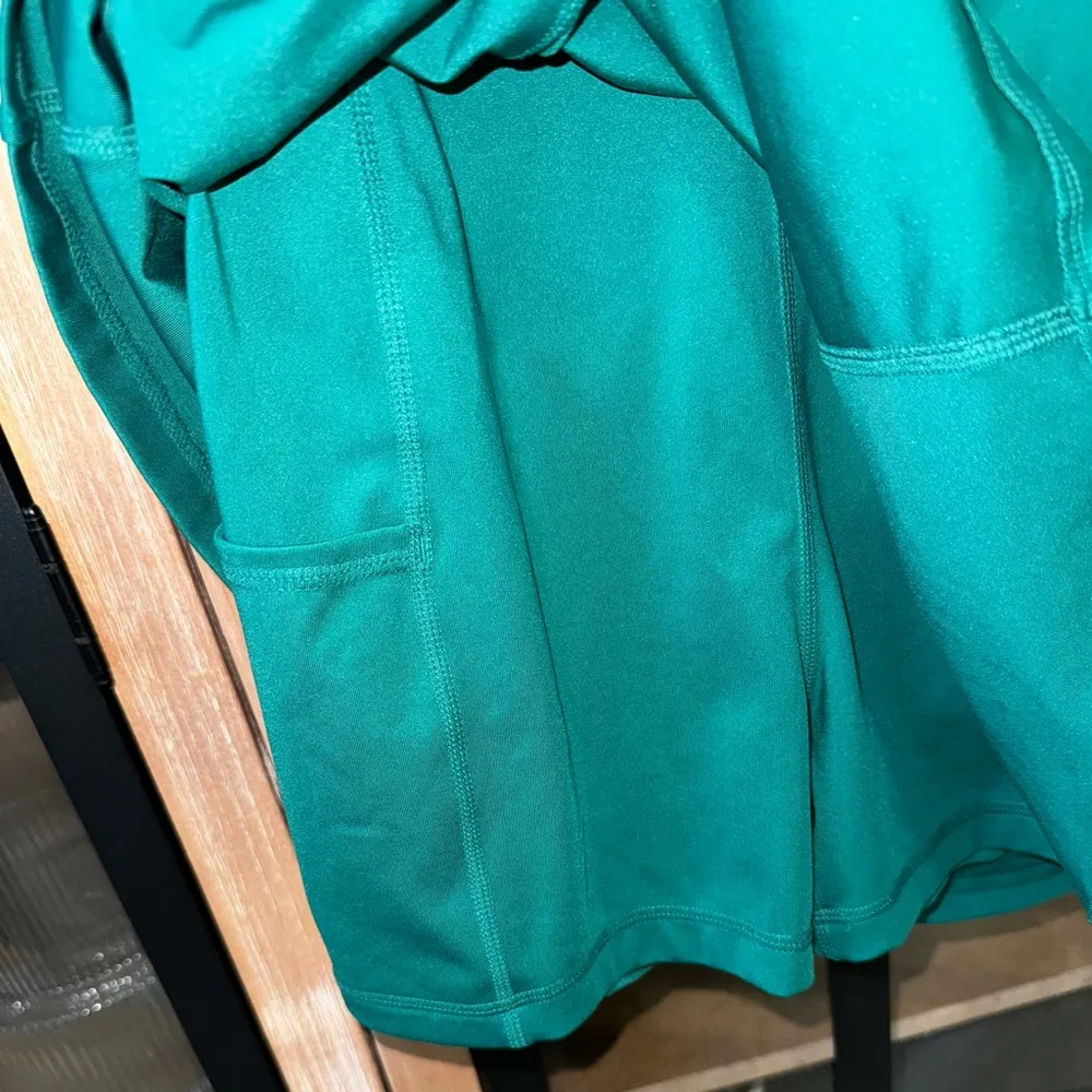 H&M exercise dress workout high neck tennis skort pockets tank emerald forest - Image 5