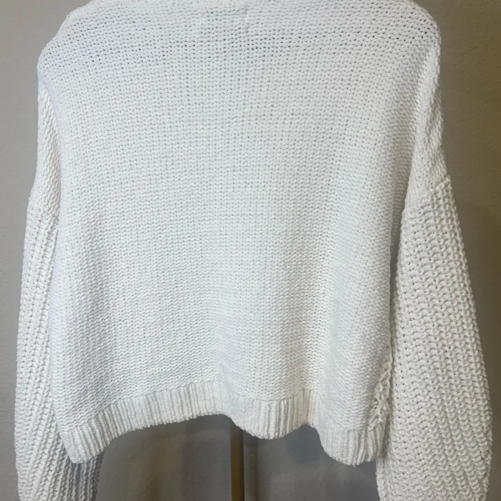 ✨ Urban Outfitters White Cable Knit Cropped Sweater✨ - Image 2