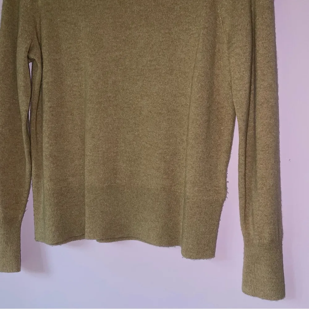 J Crew Size M Tan Cashmere Sweater Crew Minimalist Contemporary Capsule Size M - Image 3