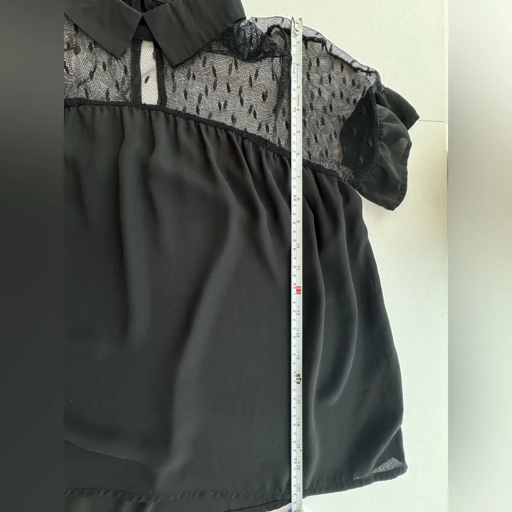 Lily White  Mesh Lace Top Size Small - Image 4