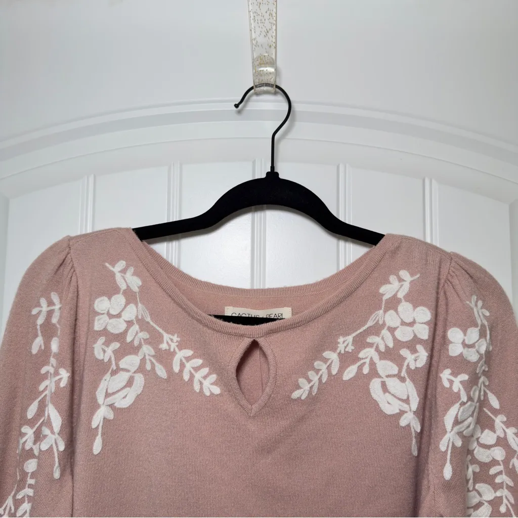 Cactus + Pear Alva Small 3/4 Embroidered Dusty Rose/Mauve Top Keyhole Detail NWT Pink - Image 3