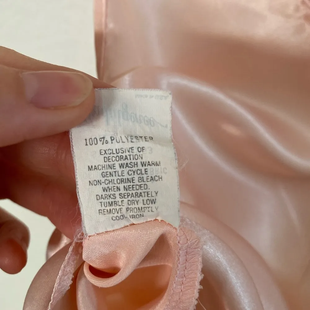 Vintage light pink Satin polyester sleeveless undershirt - Image 5