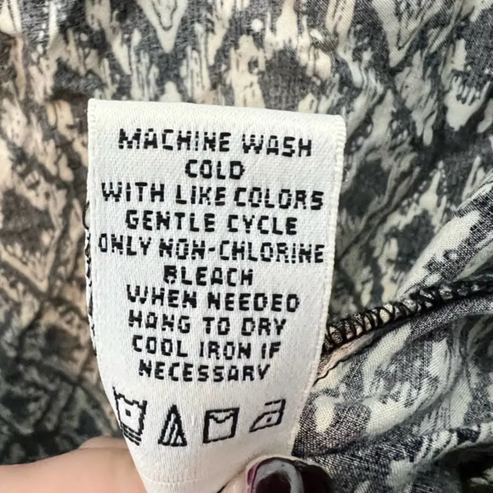 Max Studio black & white ikat sleeveless cropped jumpsuit pockets size medium - Image 3