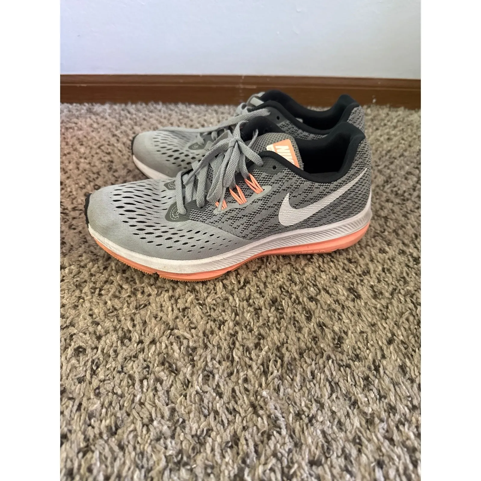 Nike Women's Zoom Winflo 4 Lace Up Running Sneaker Shoes Gray Size 7‎ - Image 4