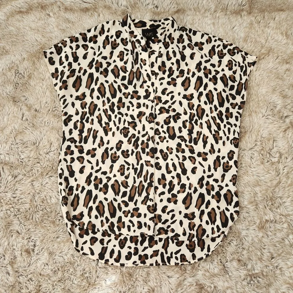 W5 Leopard Print Cap‎ Sleeve Notch Neck Blouse Cream Size Medium - Image 2