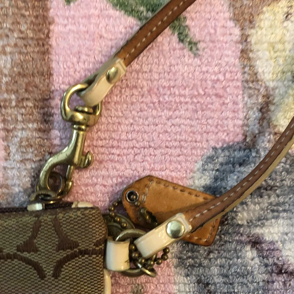Coach signature wristlet - Image 3