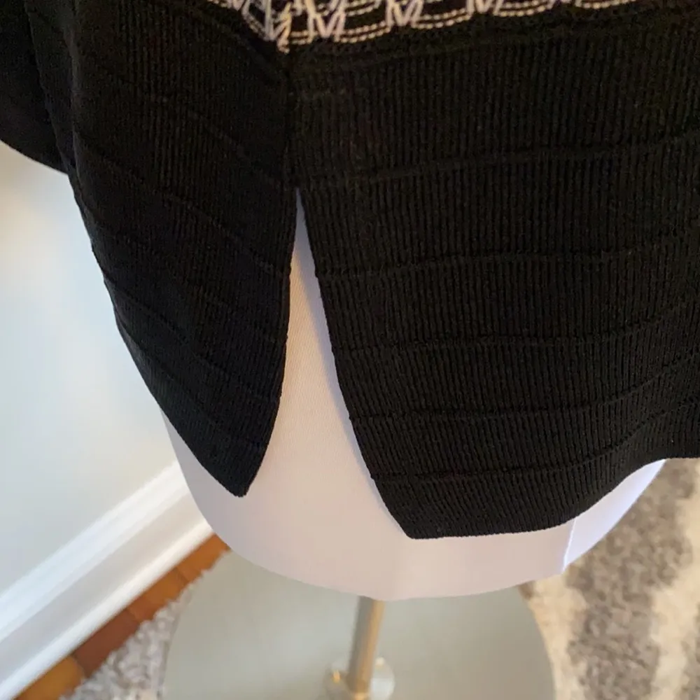 Exclusively Misook Black White Textured Cardigan - Image 5