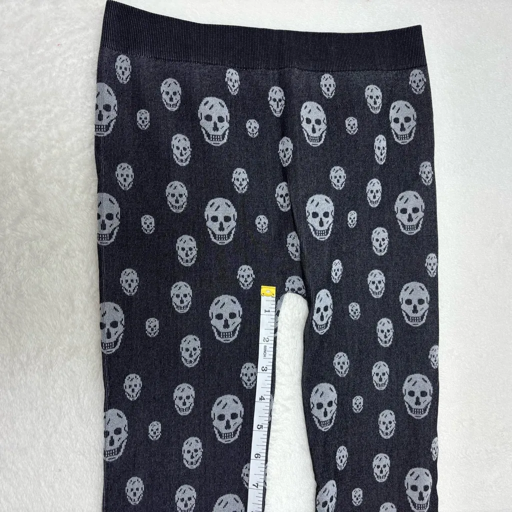 Poof! Black and‎ Gray Skull Leggings Size S/M - Image 6