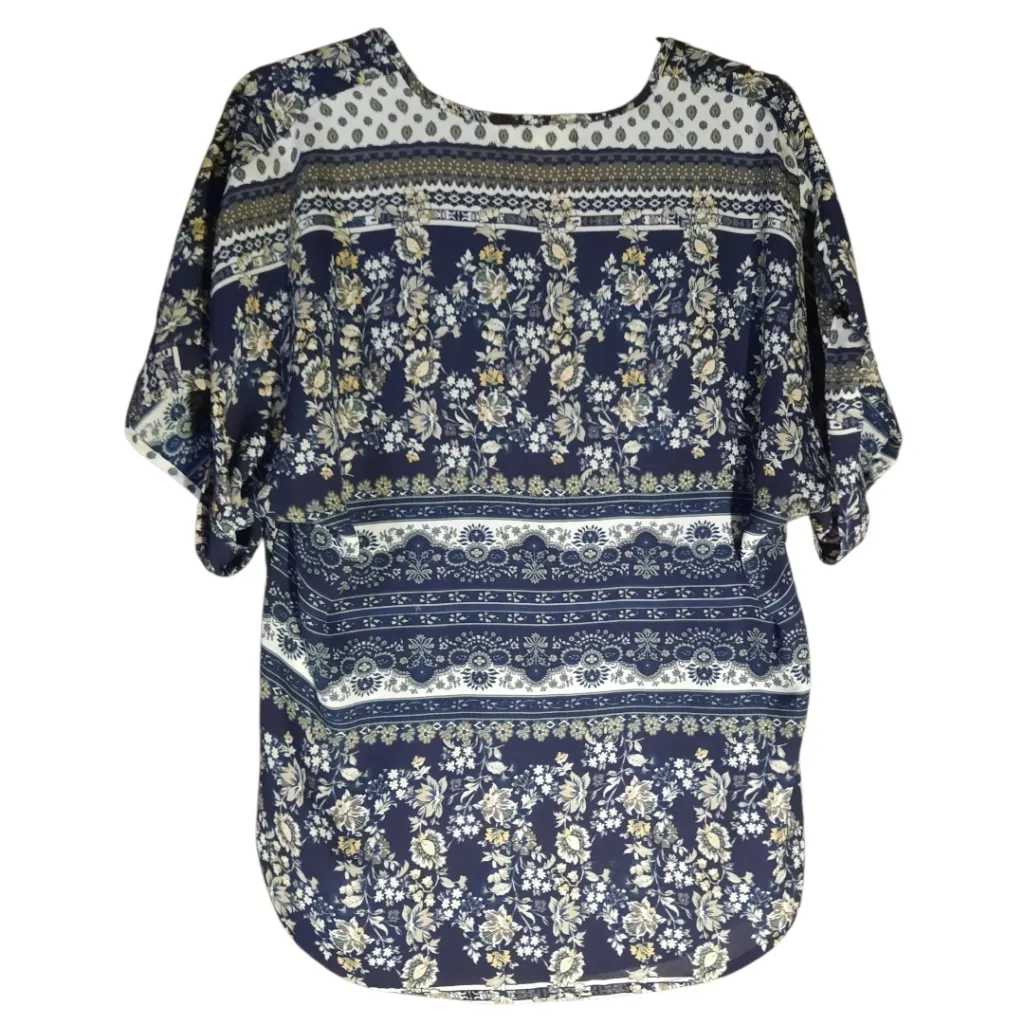 Wishful Park Short Sleeve Blouse Size Large - Image 2