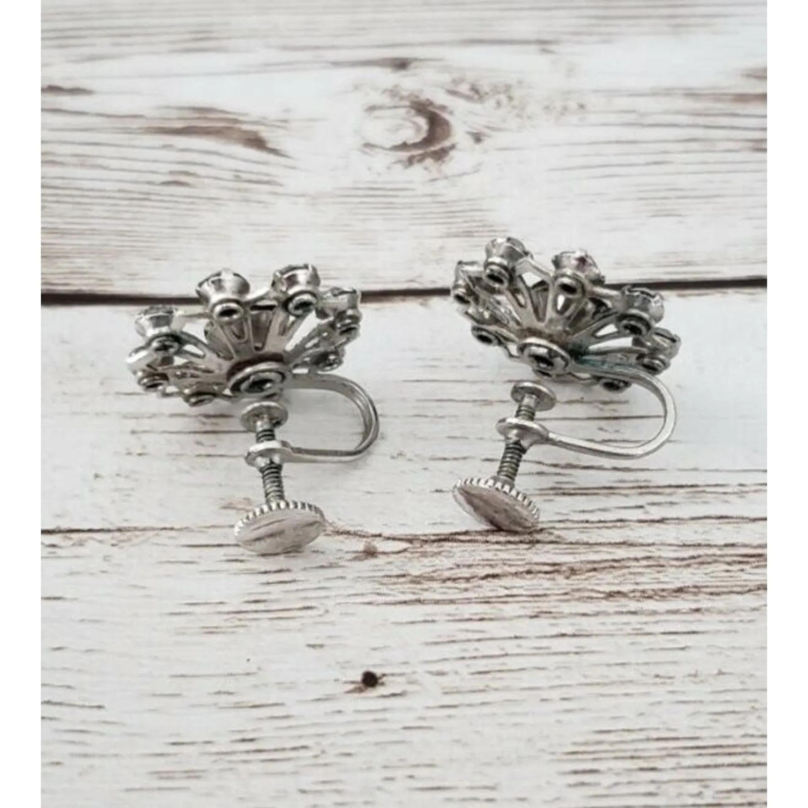 Vintage Screw On Earrings - Image 3