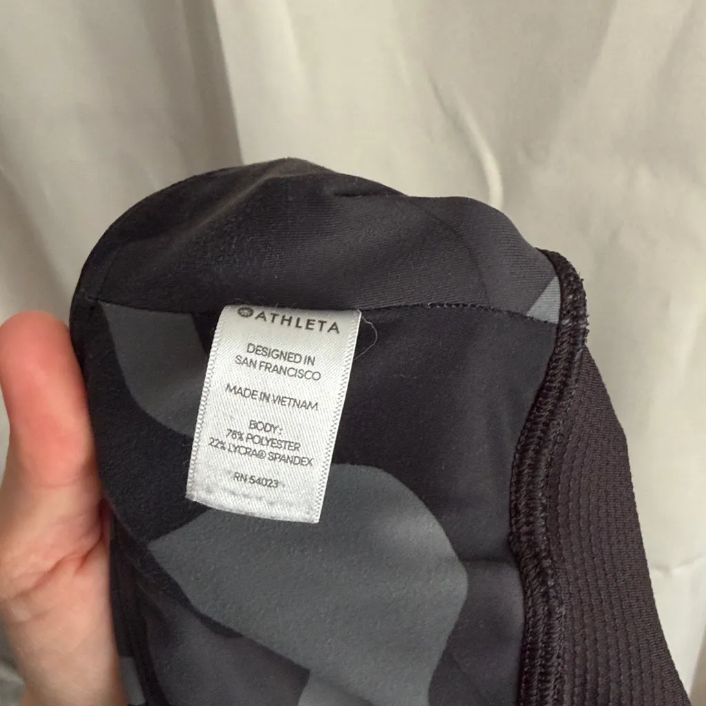 Athlet Gray Black Camo Camoflauge Leggings Size Large - Image 4