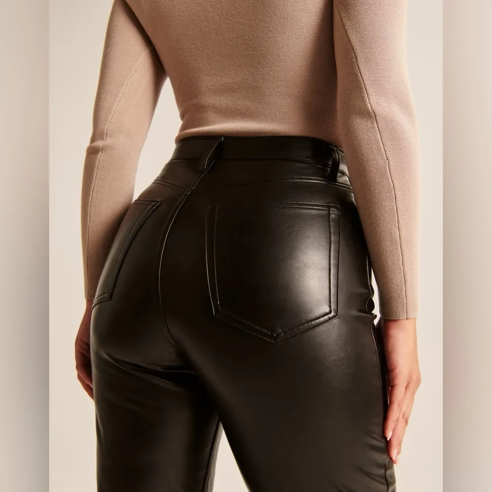 Curve Love Vegan Leather 90s Straight Leg Pant - Image 4