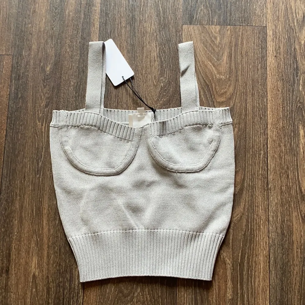 Line & Dot Gray Top - Image 4