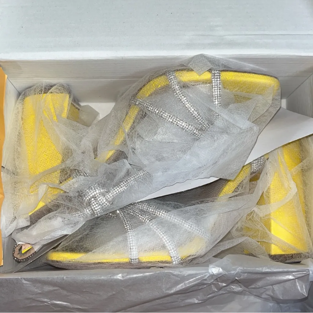 🎄CHASE AND CHLOE Azalea Platform Heels - Image 6