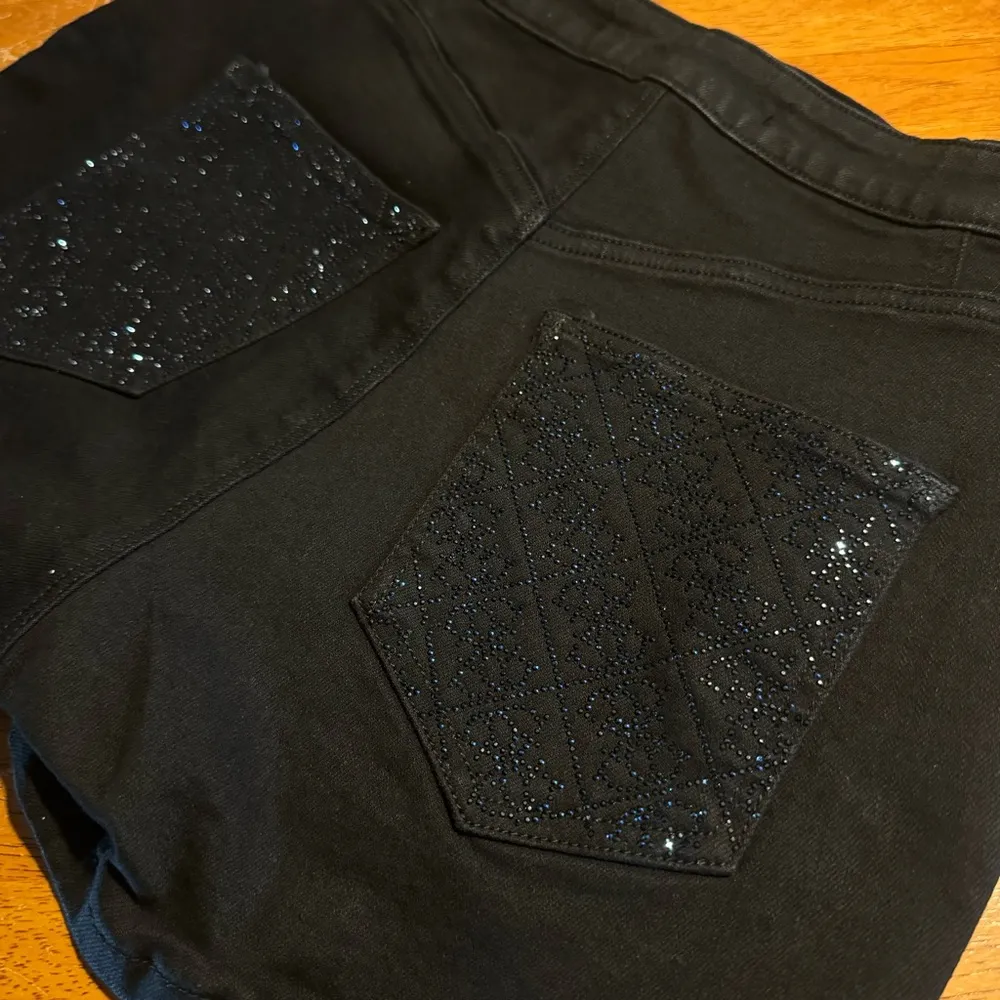 NEW GUESS Women's Carrie Gimpse Ultra Curve Short Black Sparkle Rhinestone Booty - Image 8