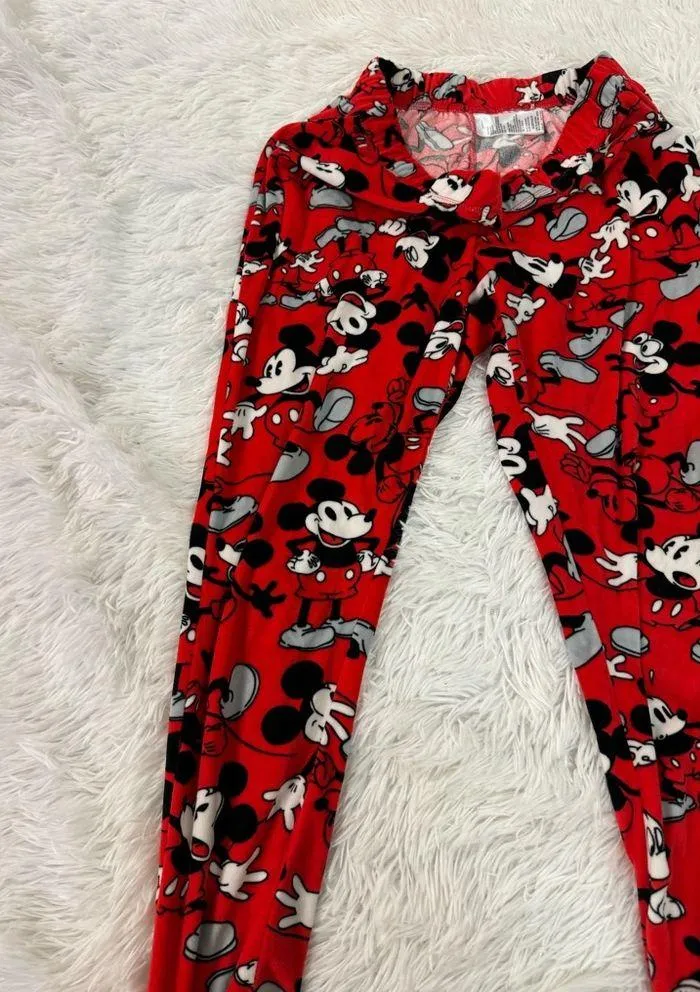 women’s disney pajama set size small - Image 5