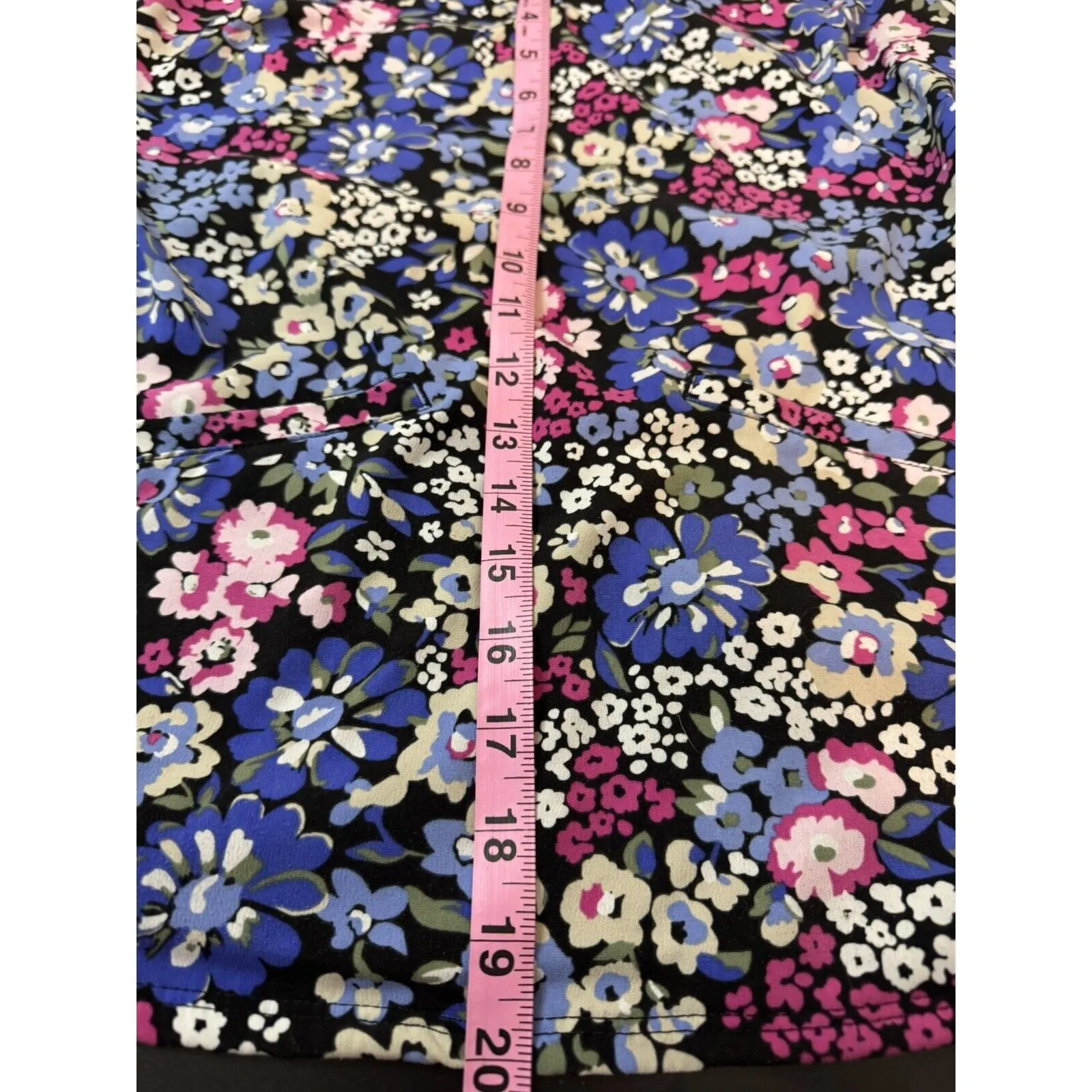 Premiere Healing Hands Scrub Top Size XS Front Pockets Isabel Purple Pink Floral Multiple - Image 5