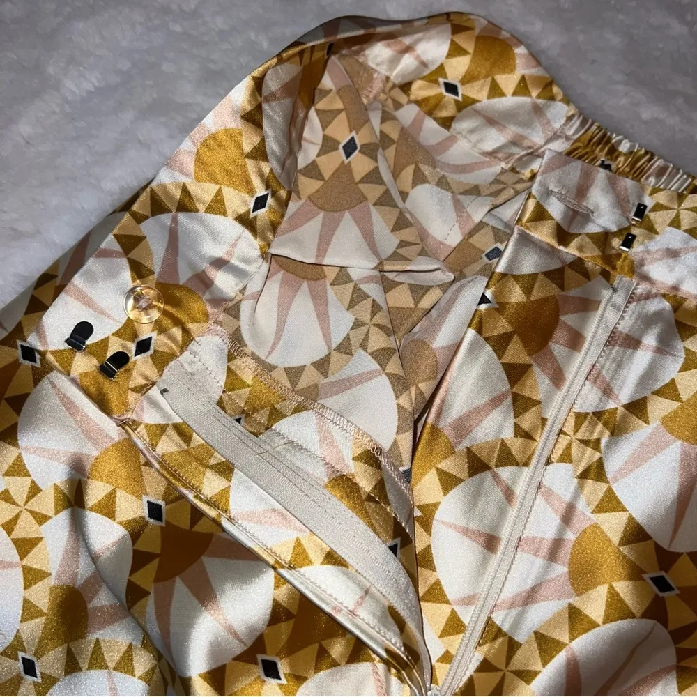 House of Harlow 1960 - Image 9