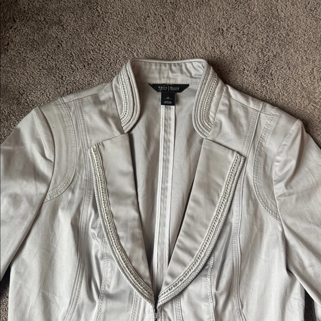 White House Black Market Gray Beaded Trim Lapel Cropped Blazer SIZE 10 - Image 2