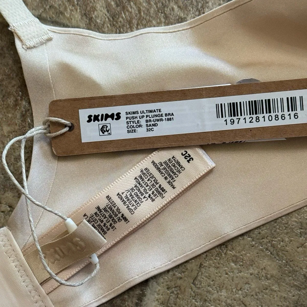 Skims Ultimate Pushup Plunge Bra Sand Size 32C - Image 9