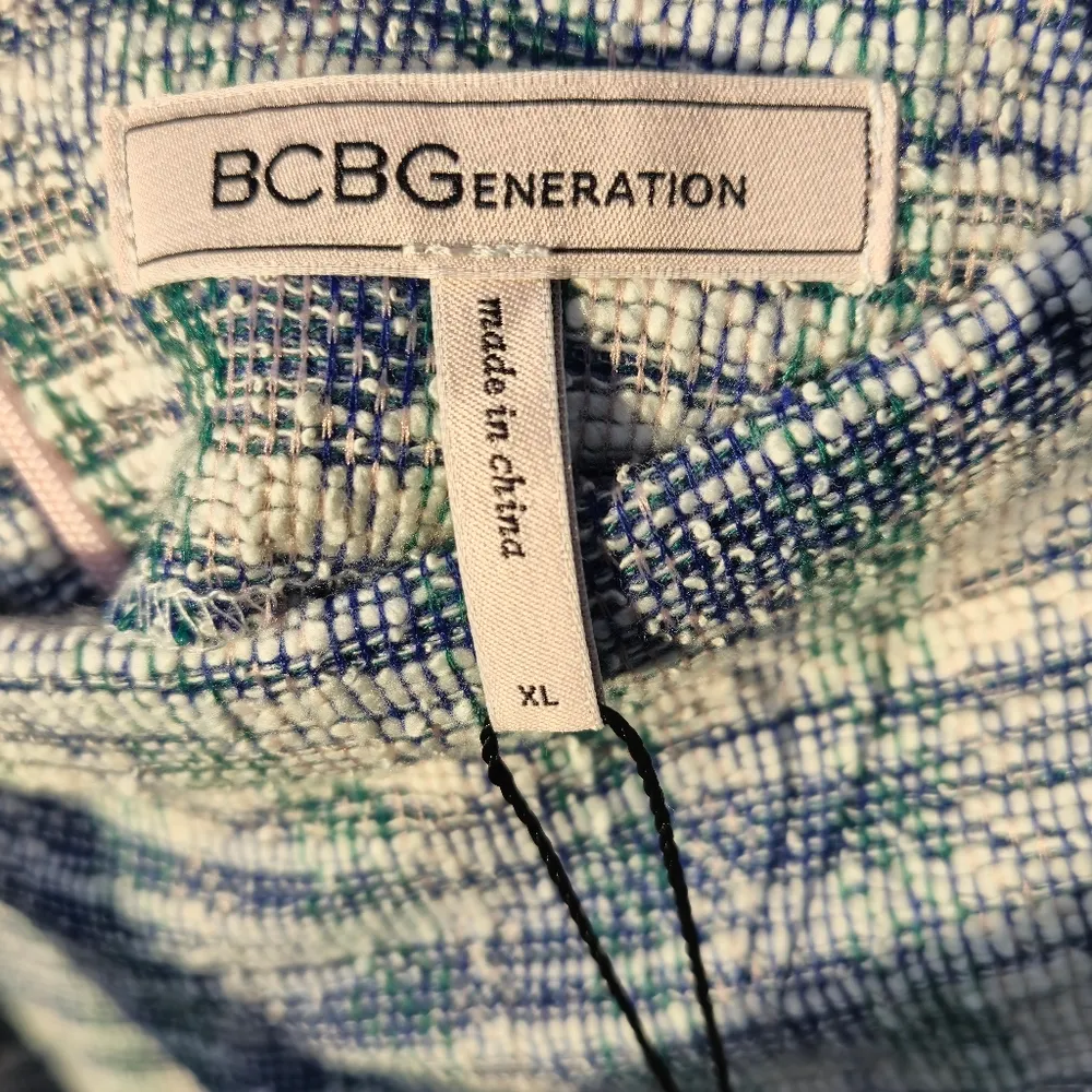 BCBGeneration NWT BCBG Tweed Mini Skirt With Silver BUTTON ACCENTS - Image 3