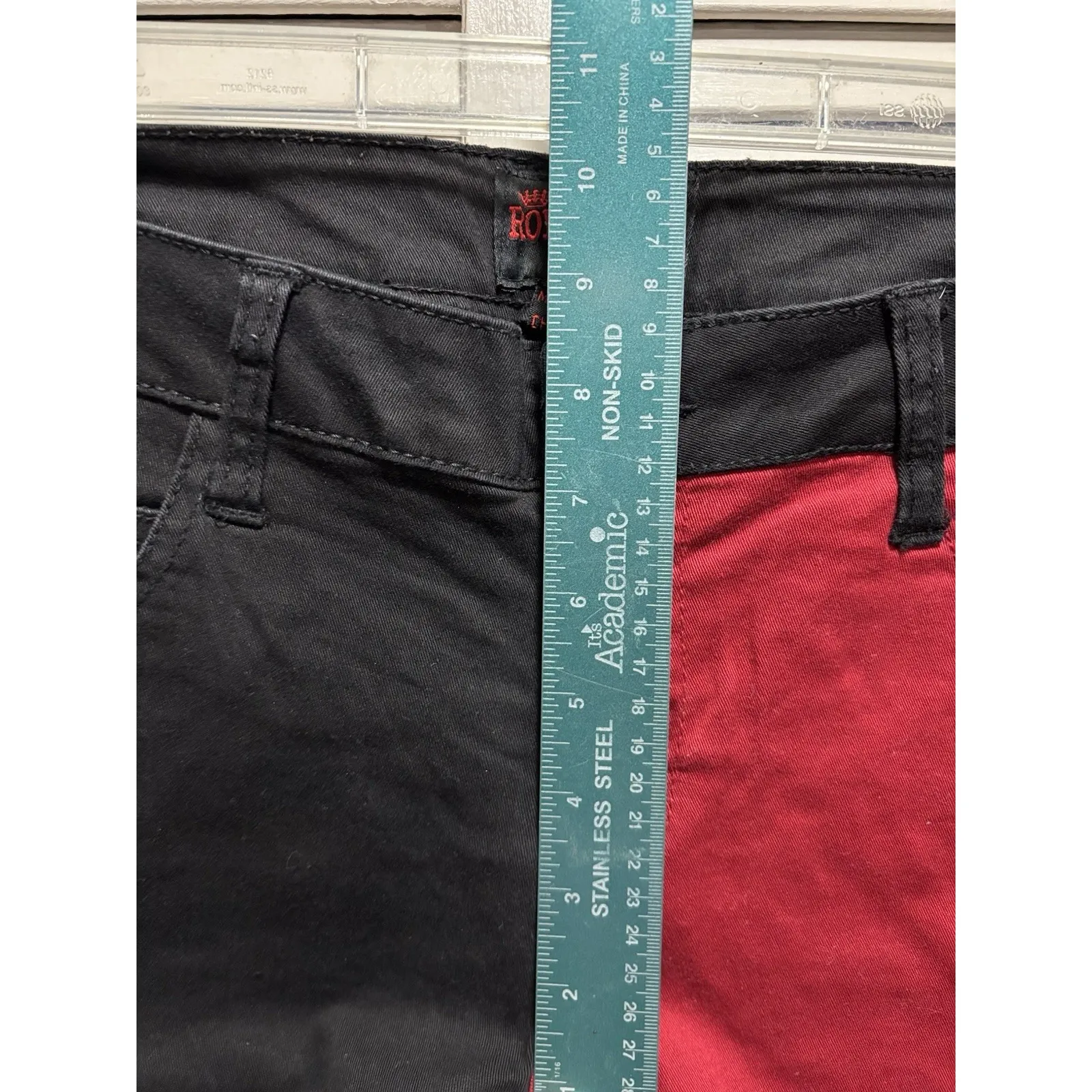 Royal Bones Color Block Red/Black Zip Mid Rise Denim Jeans Size 7 Logo EUC - Image 2