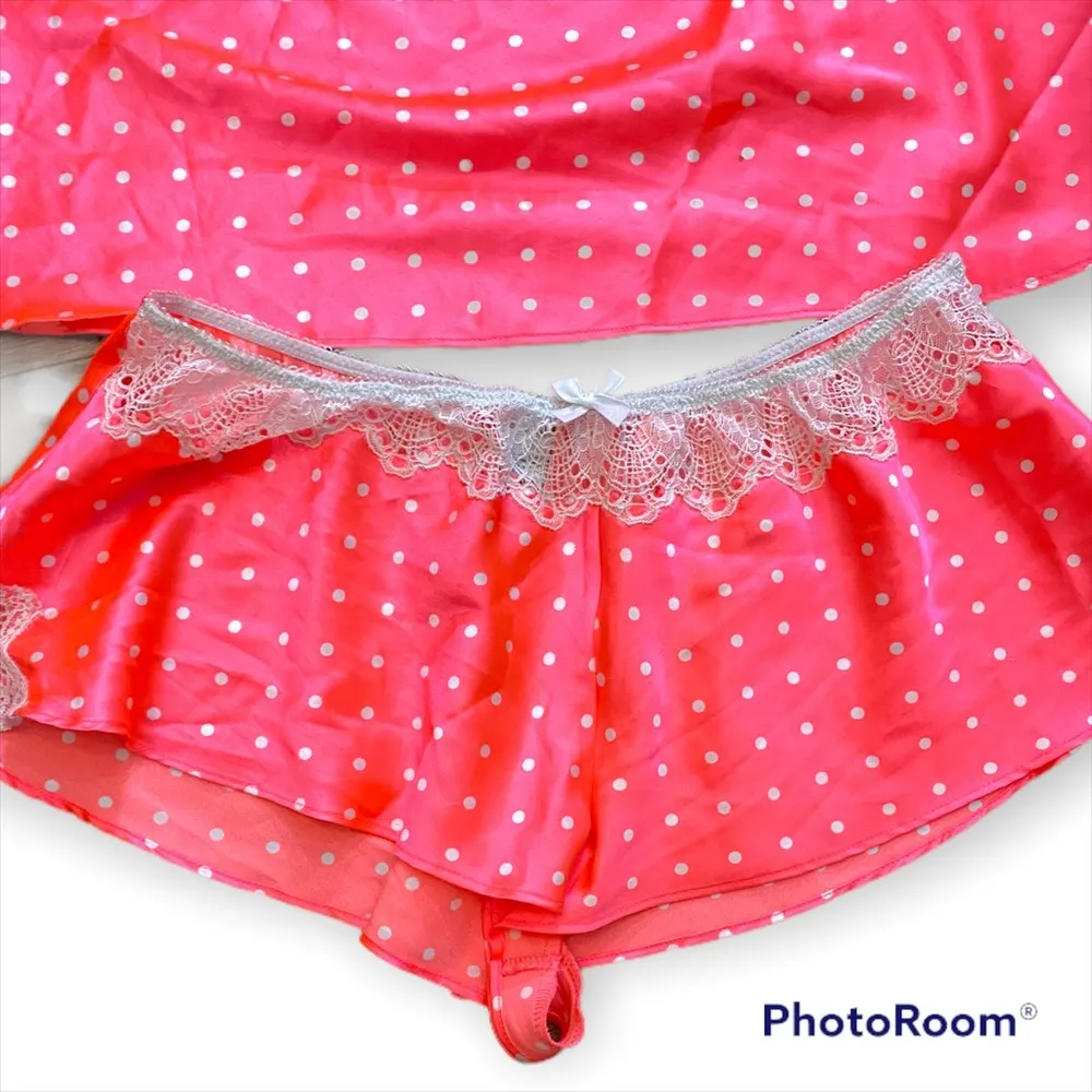 Y2k Vs polka dot cami and shorts pajamas - Image 4