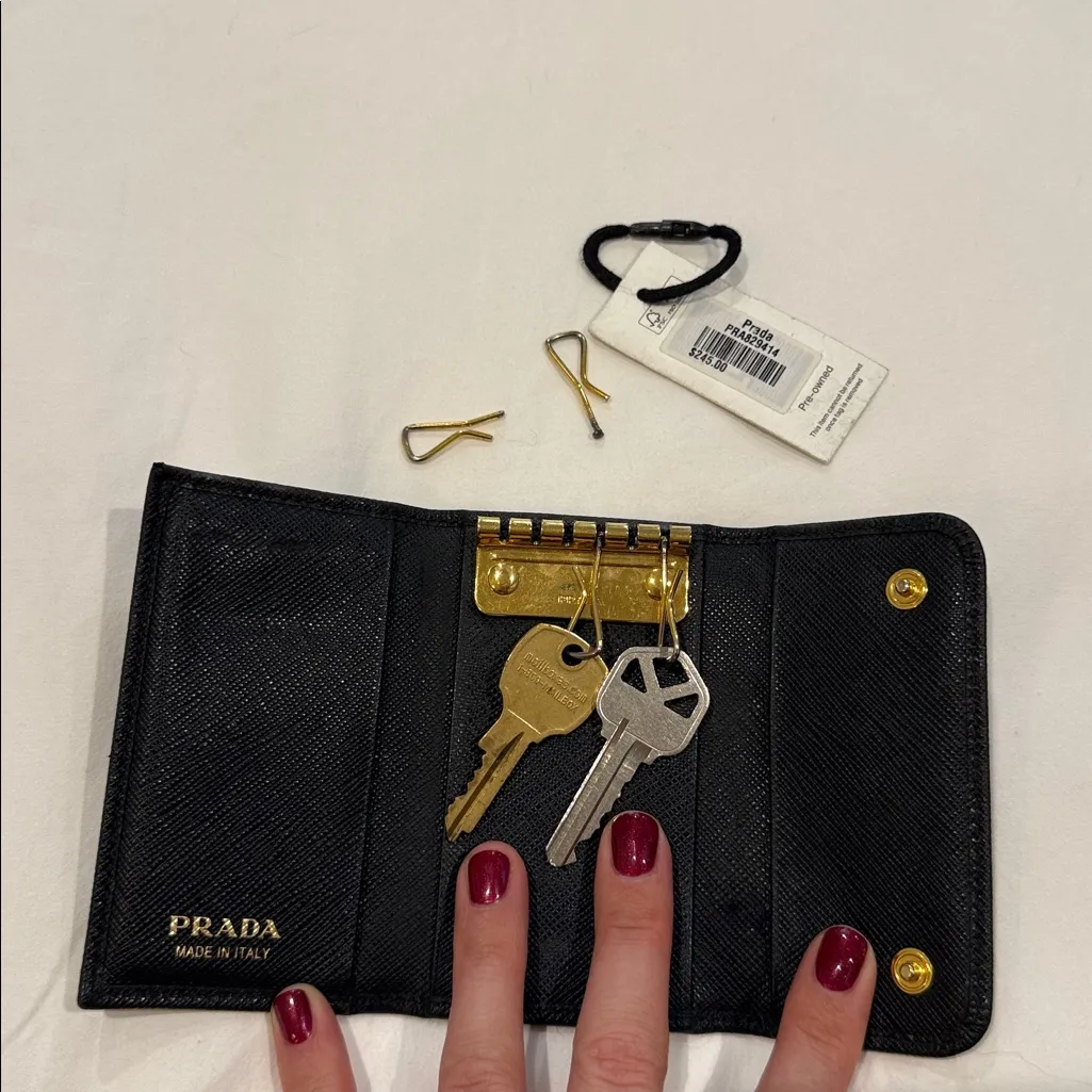 Prada Authentic Black Saffiano Leather Gold Key and Card Holder - Image 3