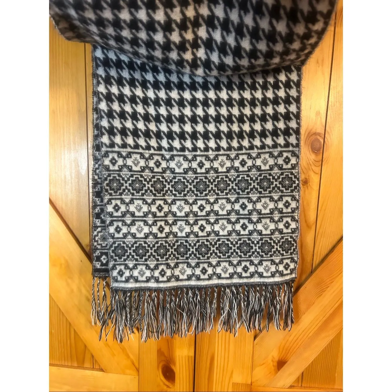 D&Y Softer Than Cashmere Black White Herringbone Scarf Fringe (5957) - Image 3