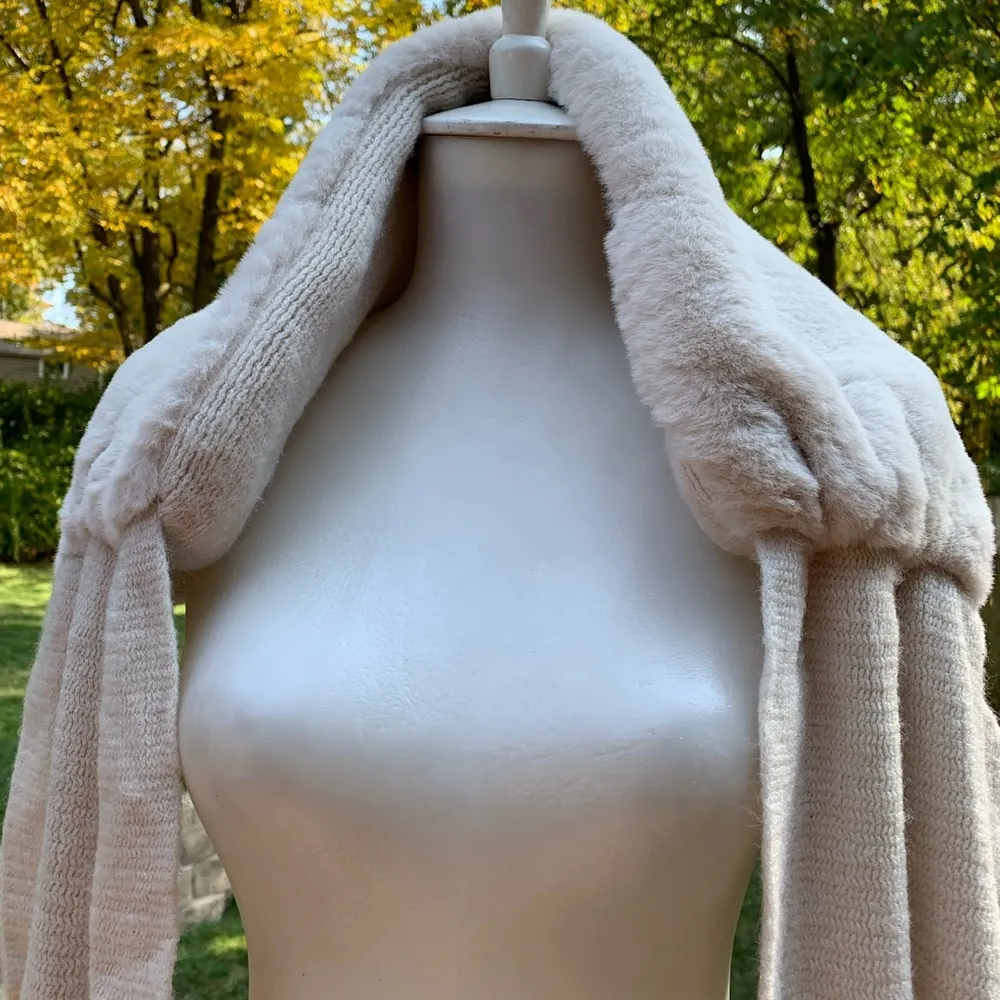 RINO & PELLE “SNOWHITE” CREAM FAUX FUR SCARF Fringe White - Image 2