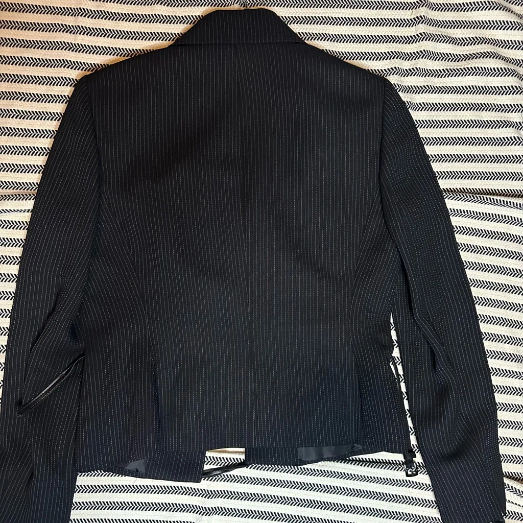 Stresa ASL‎ Black Pinstripe Women's Blazer and Skirt Set size 4 - Image 3