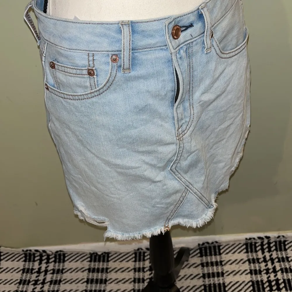 American Eagle Outfitters distressed light wash mini denim skirt - Image 6