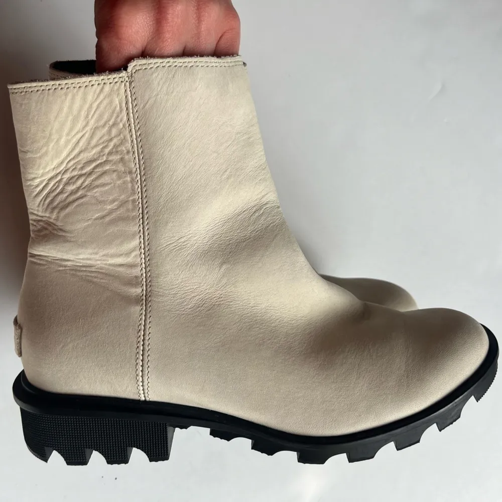 Sorel Phoenix Zip Fawn OFF White Waterproof Bootie Women’s Size 8 - Image 4