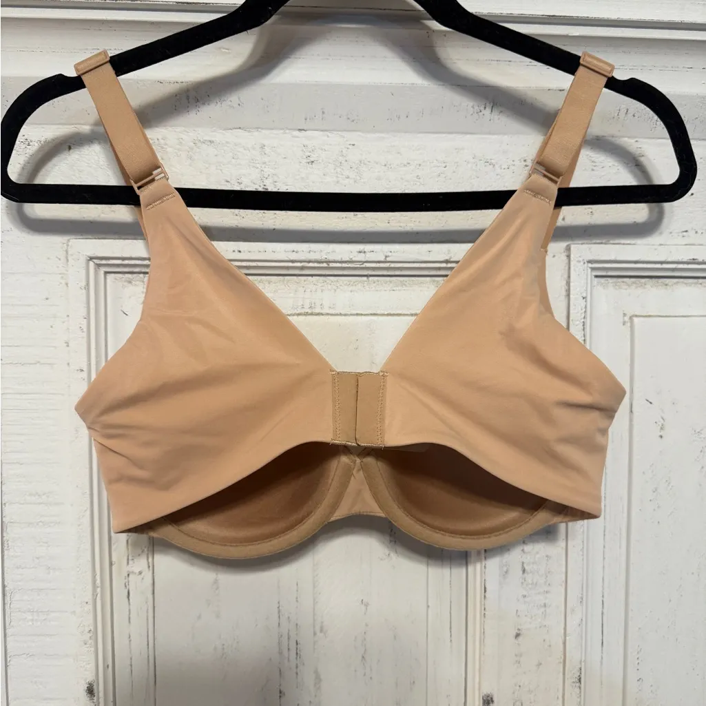 SKIMS Nude Seamless Bra - Image 3