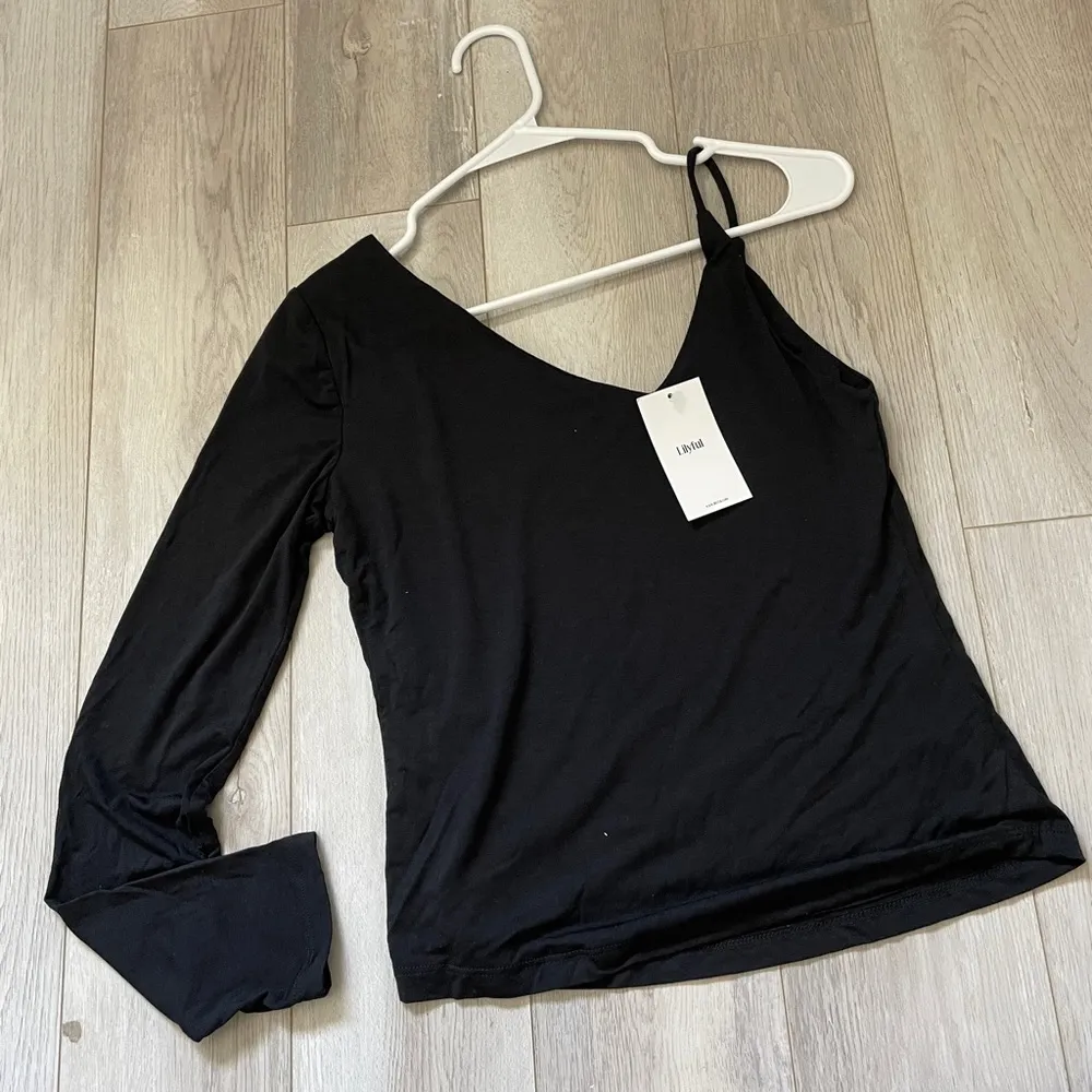Lilyful  (NWT) Double Layered Asymmetrical Top Black (Large) going out date night - Image 4