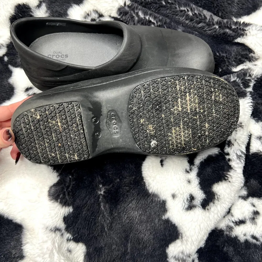 Crocs Women's Neria Pro II Work Clogs Black 9 - Image 2