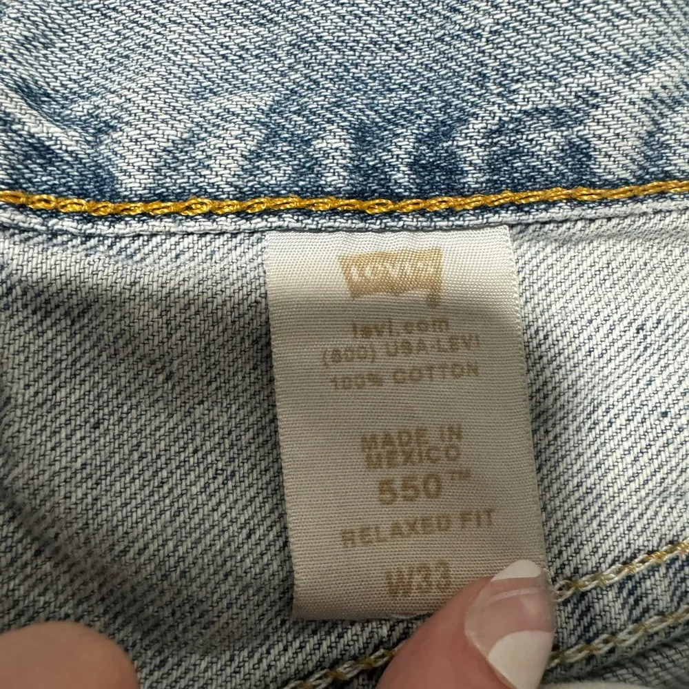 Vintage Women’s 550 Levi’s Cutoff Denim Shorts W33 Summer Basic Comfy Cute Light - Image 9