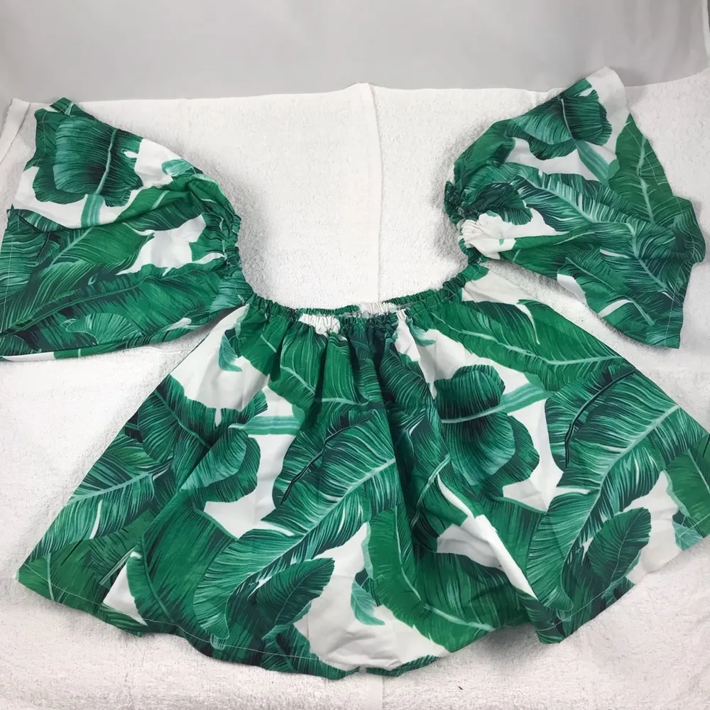 Tropical off the shoulders crop top Size XL - Image 3